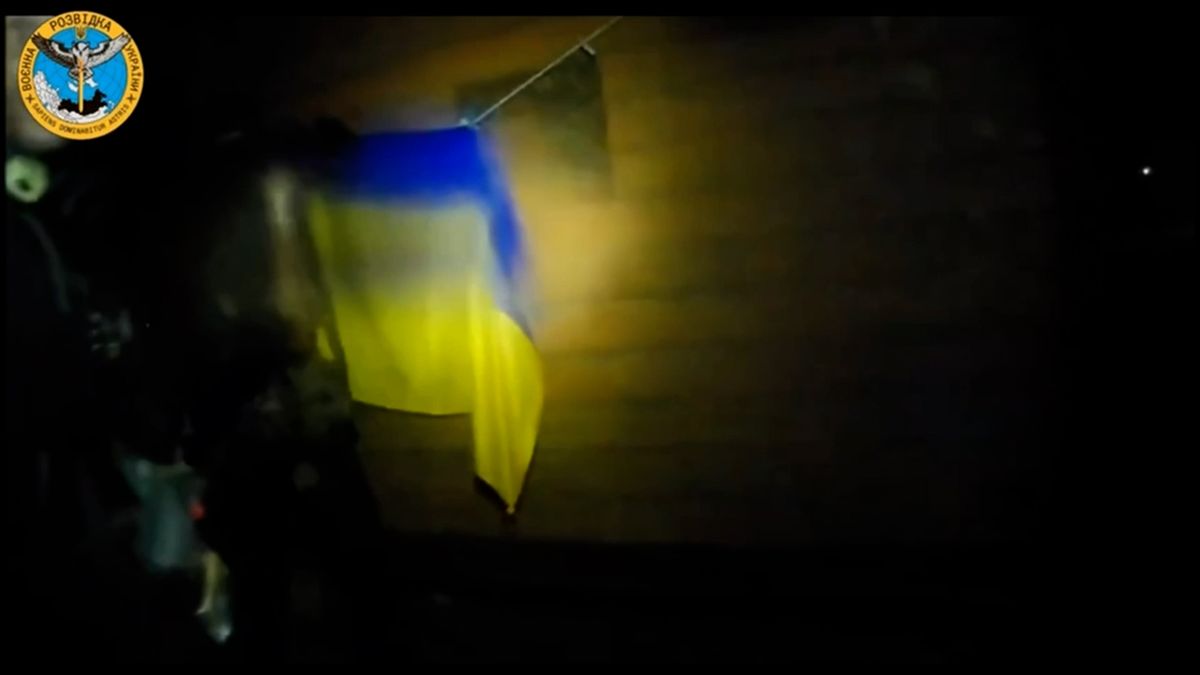 Ukrajinci provedli výsadek na Krym a vyvěsili vlajku